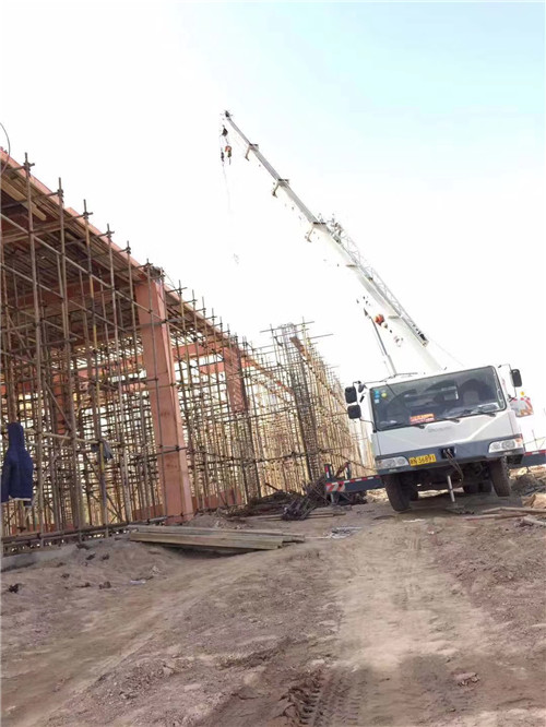 高昌区吊车作业的安全注意事项有哪些？