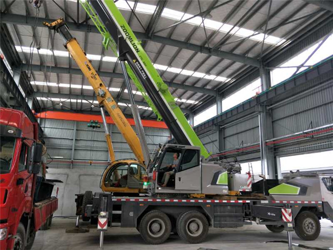 高昌区高空车出租需要注意哪些安全事项？